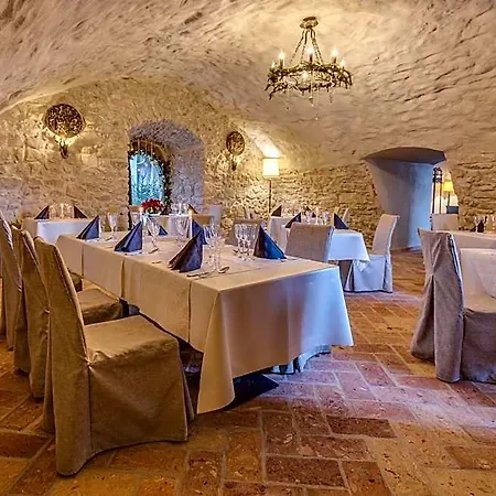 Otel Zamek Karpniki Schloss Fischbach 4*