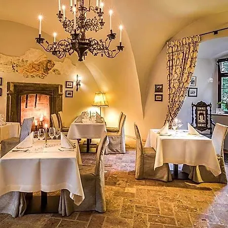 Otel Zamek Karpniki Schloss Fischbach 4*